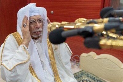 The unique event at the Makkah Haram Mosque, Azan Asha, was given by two Moazn