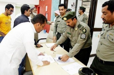 Jawazat to temporary allow people to extend exit re-entry [VIDEO]