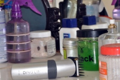 On the go, the barber 'Corona Bomb'