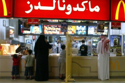 Life getting back to normal as restaurants, coffee shops reopen across Saudi Arabia