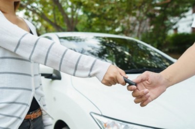 Some car showrooms can now transfer vehicle ownership