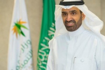 Saudi ministries initiate localization of transport and logistical services