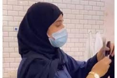 Wafa, enthusiastic hairdresser of Taif, back to work